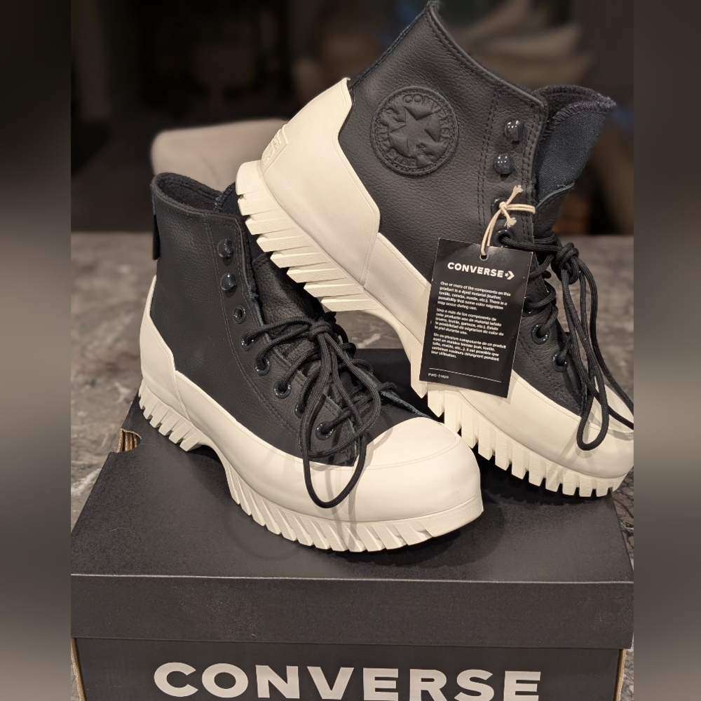 Women's Chuck Taylor All Star Lugged Winter 2.0 High top Sneakers